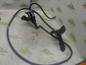 Gebruikte Koplamp Sproeier Chevrolet Captiva (C140) 2.2 D 16V 4x4 Prijs € 105,00 Margeregeling aangeboden door Binckhorst BV