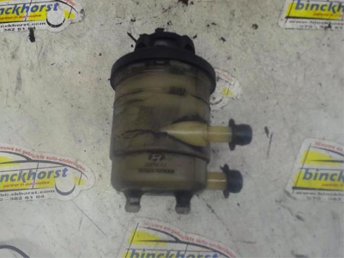 Gebruikte Servo Oliereservoir Hyundai Santa Fe I 2.7 V6 24V 4x4 Autom. Prijs € 21,00 Margeregeling aangeboden door Binckhorst BV