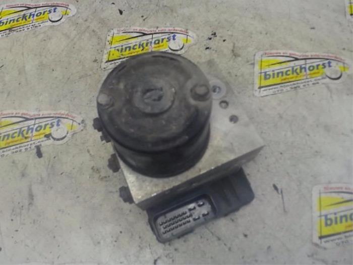Gebruikte ABS Pomp Hyundai Santa Fe I 2.7 V6 24V 4x4 Autom. Prijs € 78,75 Margeregeling aangeboden door Binckhorst BV