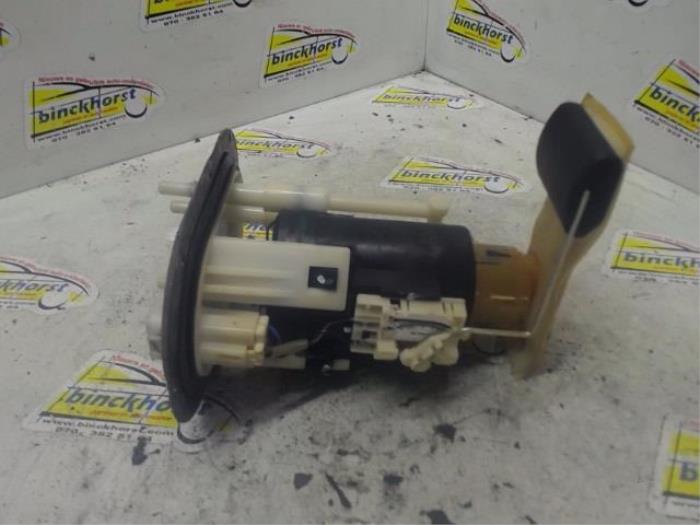 Gebruikte Tank element Pomp Hyundai Santa Fe I 2.7 V6 24V 4x4 Autom. Prijs € 78,75 Margeregeling aangeboden door Binckhorst BV