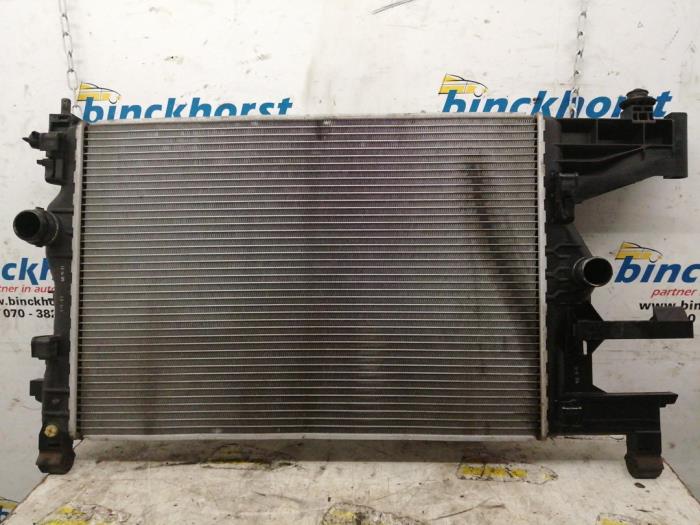 Gebruikte Radiateur Opel Astra J Sports Tourer (PD8/PE8/PF8) 1.3 CDTI 16V ecoFlex Prijs € 36,75 Margeregeling aangeboden door Binckhorst BV