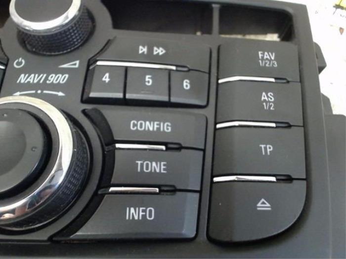 Radiobedienings paneel van een Opel Astra J Sports Tourer (PD8/PE8/PF8) 1.3 CDTI 16V ecoFlex 2012