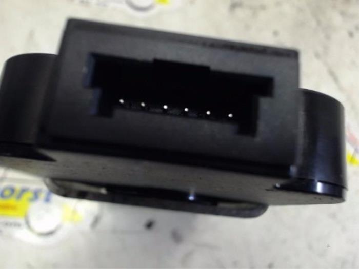 Stuurhoek sensor van een Opel Astra J Sports Tourer (PD8/PE8/PF8) 1.3 CDTI 16V ecoFlex 2012