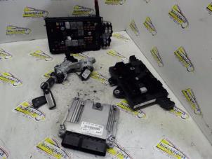 Gebruikte Contactslot + computer Opel Astra J Sports Tourer (PD8/PE8/PF8) 1.3 CDTI 16V ecoFlex Prijs € 156,45 Margeregeling aangeboden door Binckhorst BV