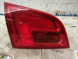 Gebruikte Achterlicht links Opel Astra J Sports Tourer (PD8/PE8/PF8) 1.3 CDTI 16V ecoFlex Prijs € 36,75 Margeregeling aangeboden door Binckhorst BV