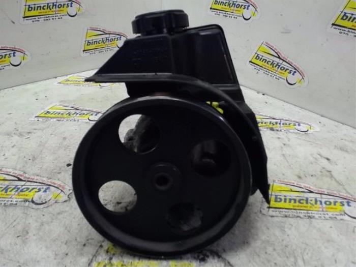Gebruikte Pomp Servo Peugeot 206 (2A/C/H/J/S) 1.1 XN,XR Prijs € 42,00 Margeregeling aangeboden door Binckhorst BV