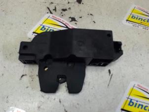 Gebruikte Slotmechaniek Achterklep Citroen C2 (JM) 1.6 16V VTR Prijs € 21,00 Margeregeling aangeboden door Binckhorst BV