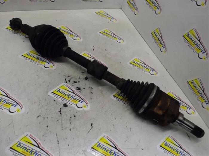 Gebruikte Aandrijfas links-voor Dodge Grand Caravan 3.3i V6 Prijs € 131,25 Margeregeling aangeboden door Binckhorst BV