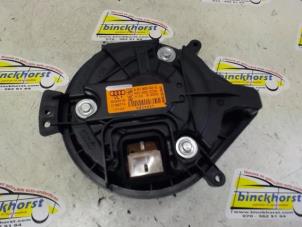Gebruikte Kachel Ventilatiemotor Audi A4 Avant (B7) 2.0 TDI 16V Prijs € 42,00 Margeregeling aangeboden door Binckhorst BV