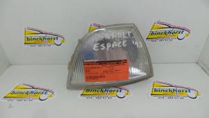 Gebruikte Pinker rechts Renault Espace (J/S6) 2.2 i Prijs € 10,50 Margeregeling aangeboden door Binckhorst BV