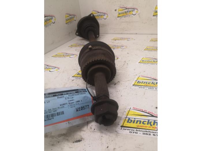 Gebruikte Aandrijfas links-voor Volvo V40 (VW) 1.9 D di Prijs € 52,50 Margeregeling aangeboden door Binckhorst BV