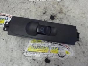 Gebruikte Raam schakelaar elektrisch Mercedes Sprinter Prijs € 31,75 Inclusief btw aangeboden door Binckhorst BV