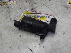 Gebruikte Ruitensproeierpomp voor Citroen C5 III Berline (RD) 2.0 16V Prijs € 10,50 Margeregeling aangeboden door Binckhorst BV