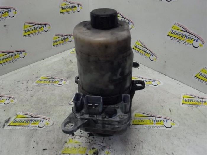 Gebruikte Pomp Servo Ford Focus 2 1.6 TDCi 16V 110 Prijs € 78,75 Margeregeling aangeboden door Binckhorst BV