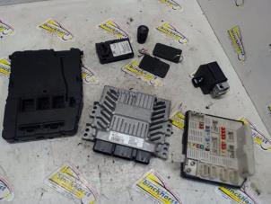 Gebruikte Contactslot + computer Renault Scénic II (JM) 1.5 dCi 105 FAP Prijs € 157,50 Margeregeling aangeboden door Binckhorst BV