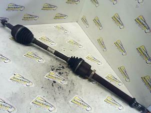 Gebruikte Aandrijfas rechts-voor Renault Grand Scénic III (JZ) 1.4 16V TCe 130 Prijs € 52,50 Margeregeling aangeboden door Binckhorst BV