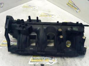 Gebruikte Spruitstuk Inlaat Renault Grand Scénic III (JZ) 1.4 16V TCe 130 Prijs € 51,45 Margeregeling aangeboden door Binckhorst BV