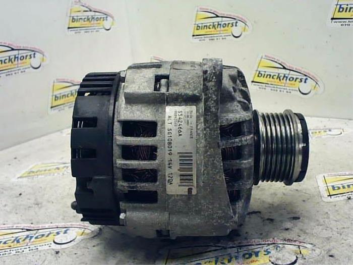 Dynamo van een Renault Scénic I (JA) 1.9 dTi 2001