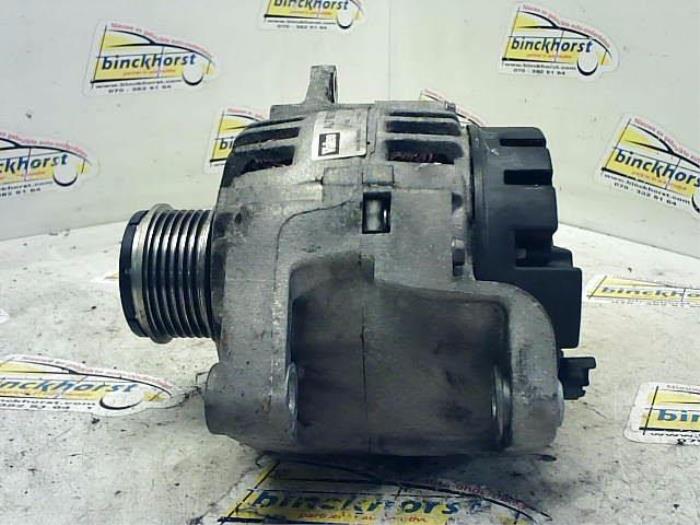 Dynamo van een Renault Scénic I (JA) 1.9 dTi 2001