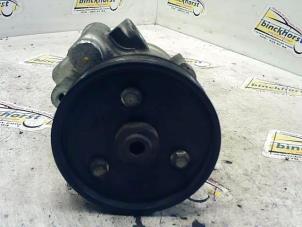 Gebruikte Stuurpomp Renault Scénic I (JA) 1.9 dTi Prijs € 42,00 Margeregeling aangeboden door Binckhorst BV