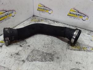 Gebruikte Intercooler Slang Audi A6 Quattro (C6) 3.0 TDI V6 24V Prijs € 21,00 Margeregeling aangeboden door Binckhorst BV