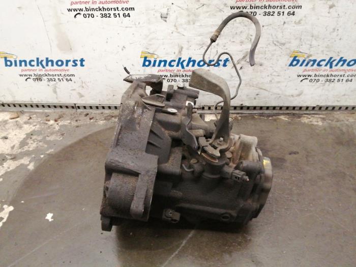 Gebruikte Versnellingsbak Volkswagen New Beetle (9C1/9G1) 1.6 Prijs € 288,75 Margeregeling aangeboden door Binckhorst BV