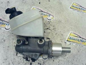 Gebruikte Hoofdremcilinder Renault Clio II (BB/CB) 1.6 16V Prijs € 19,95 Margeregeling aangeboden door Binckhorst BV