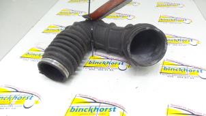 Gebruikte Luchtinlaat slang Ford Fiesta 5 (JD/JH) 1.3 Prijs € 31,50 Margeregeling aangeboden door Binckhorst BV