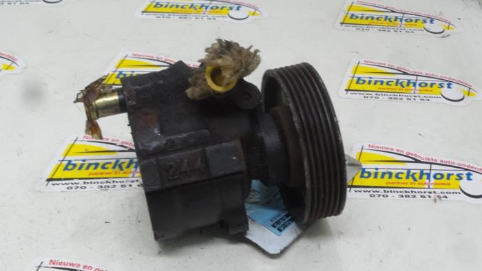Gebruikte Servopomp Renault Laguna I (B56) 1.8 RN,RT Prijs € 42,00 Margeregeling aangeboden door Binckhorst BV