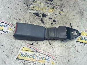 Gebruikte Veiligheidsgordel Insteek links-voor Mitsubishi L-400 2.5 TD Prijs € 21,00 Margeregeling aangeboden door Binckhorst BV