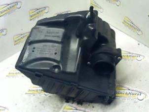 Gebruikte Luchtfilterhuis Renault Grand Scénic III (JZ) 2.0 16V CVT Prijs € 31,50 Margeregeling aangeboden door Binckhorst BV