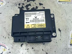 Gebruikte Airbag Module Renault Grand Scénic III (JZ) 2.0 16V CVT Prijs € 73,50 Margeregeling aangeboden door Binckhorst BV