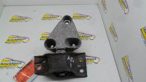 Gebruikte Motorrubber Renault Clio III (BR/CR) 1.5 dCi 85 Prijs € 26,25 Margeregeling aangeboden door Binckhorst BV