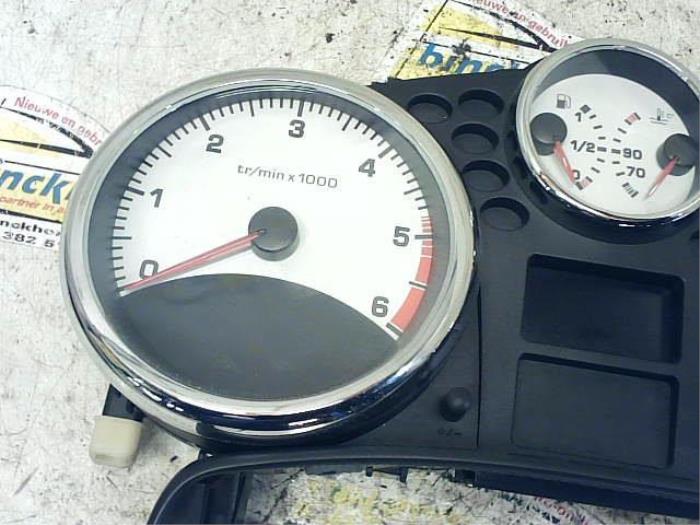 Instrumentenpaneel van een Peugeot 207 CC (WB) 1.6 HDiF 16V 2007