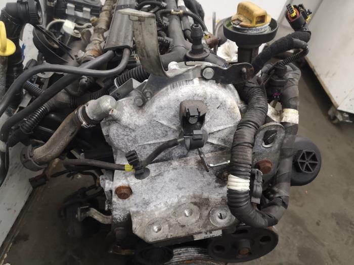 Motor van een Alfa Romeo MiTo (955) 1.3 JTDm 16V 2014