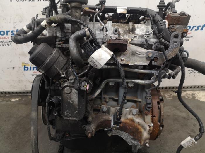 Motor van een Alfa Romeo MiTo (955) 1.3 JTDm 16V 2014