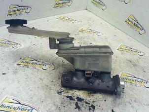 Gebruikte Hoofdremcilinder Hyundai Trajet 2.7 V6 24V Prijs € 42,00 Margeregeling aangeboden door Binckhorst BV