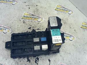 Gebruikte Deur module Hyundai Trajet 2.7 V6 24V Prijs € 52,50 Margeregeling aangeboden door Binckhorst BV