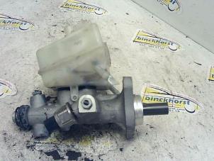 Gebruikte Hoofdremcilinder Mercedes C (W203) 1.8 C-200K 16V Prijs € 31,50 Margeregeling aangeboden door Binckhorst BV