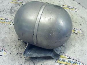 Gebruikte Luchtketel Mercedes S (W220) 5.0 S-500 V8 24V Prijs € 26,25 Margeregeling aangeboden door Binckhorst BV