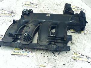 Gebruikte Inlaatspruitstuk Mercedes C (W203) 1.8 C-200K 16V Prijs € 63,00 Margeregeling aangeboden door Binckhorst BV