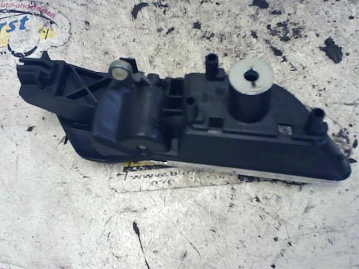 Portiergreep 2Deurs rechts van een Opel Tigra Twin Top 1.8 16V 2005