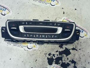 Gebruikte Chaufage Bedieningspaneel Renault Grand Scénic III (JZ) 1.4 16V TCe 130 Prijs € 51,45 Margeregeling aangeboden door Binckhorst BV