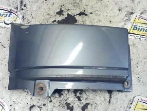 Gebruikte Achterlichtrand links Opel Zafira (F75) 2.2 DTI 16V Prijs € 10,50 Margeregeling aangeboden door Binckhorst BV