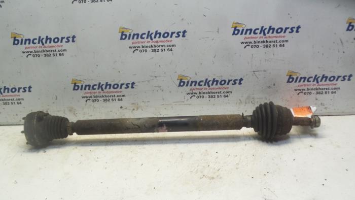 Gebruikte Aandrijfas rechts-voor Volkswagen Golf III (1H1) 1.6 i Prijs € 31,50 Margeregeling aangeboden door Binckhorst BV