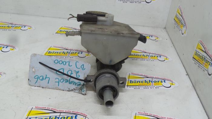 Gebruikte Hoofdremcilinder Peugeot 406 Break (8E/F) 2.0 HDi 90 Prijs € 36,75 Margeregeling aangeboden door Binckhorst BV