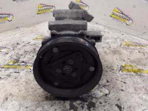 Gebruikte Pomp Airco Renault Twingo II (CN) 1.2 16V Prijs € 51,45 Margeregeling aangeboden door Binckhorst BV