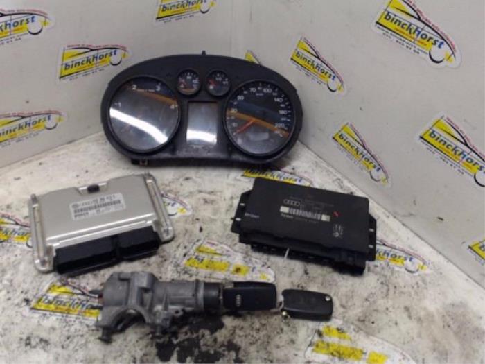 Gebruikte Kontaktslot + computer Audi A2 (8Z0) 1.4 TDI Prijs € 157,50 Margeregeling aangeboden door Binckhorst BV