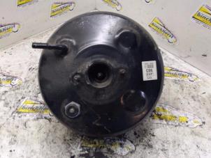 Gebruikte Rembekrachtiger Hyundai Santa Fe II (CM) 2.2 CRDi 16V 4x4 Prijs € 42,00 Margeregeling aangeboden door Binckhorst BV