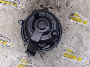 Gebruikte Chaufage Ventilatiemotor Citroen C4 Cactus (0B/0P) 1.6 e-Hdi 92 Prijs € 42,00 Margeregeling aangeboden door Binckhorst BV